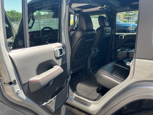 Certified 2022 Jeep Wrangler Unlimited Rubicon w/ LED Lighting Group AWD/4WD image 22