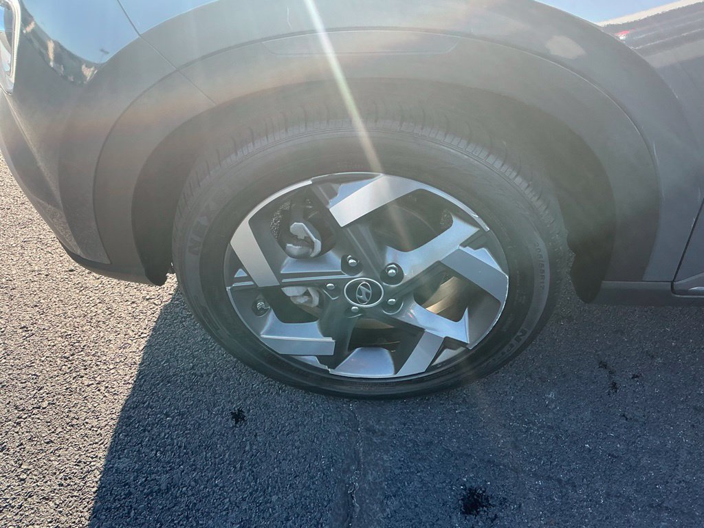 Certified 2023 Hyundai Venue Limited FWD image 13