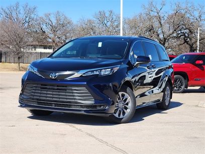 New 2026 Toyota Sienna LE
