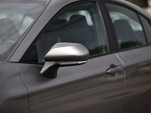 Used 2025 Toyota Camry SE FWD image 3