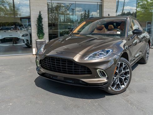 Used 2021 Aston Martin DBX image 46