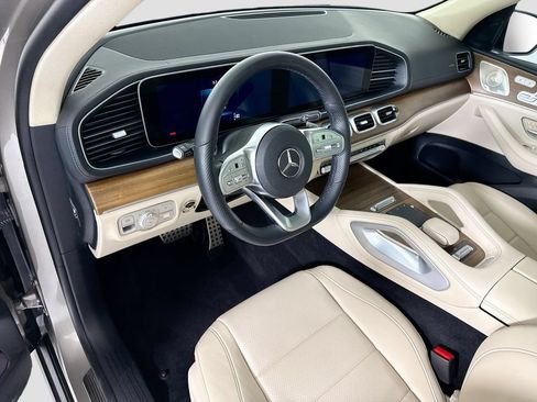 Certified 2023 Mercedes-Benz GLS 450 4MATIC image 9