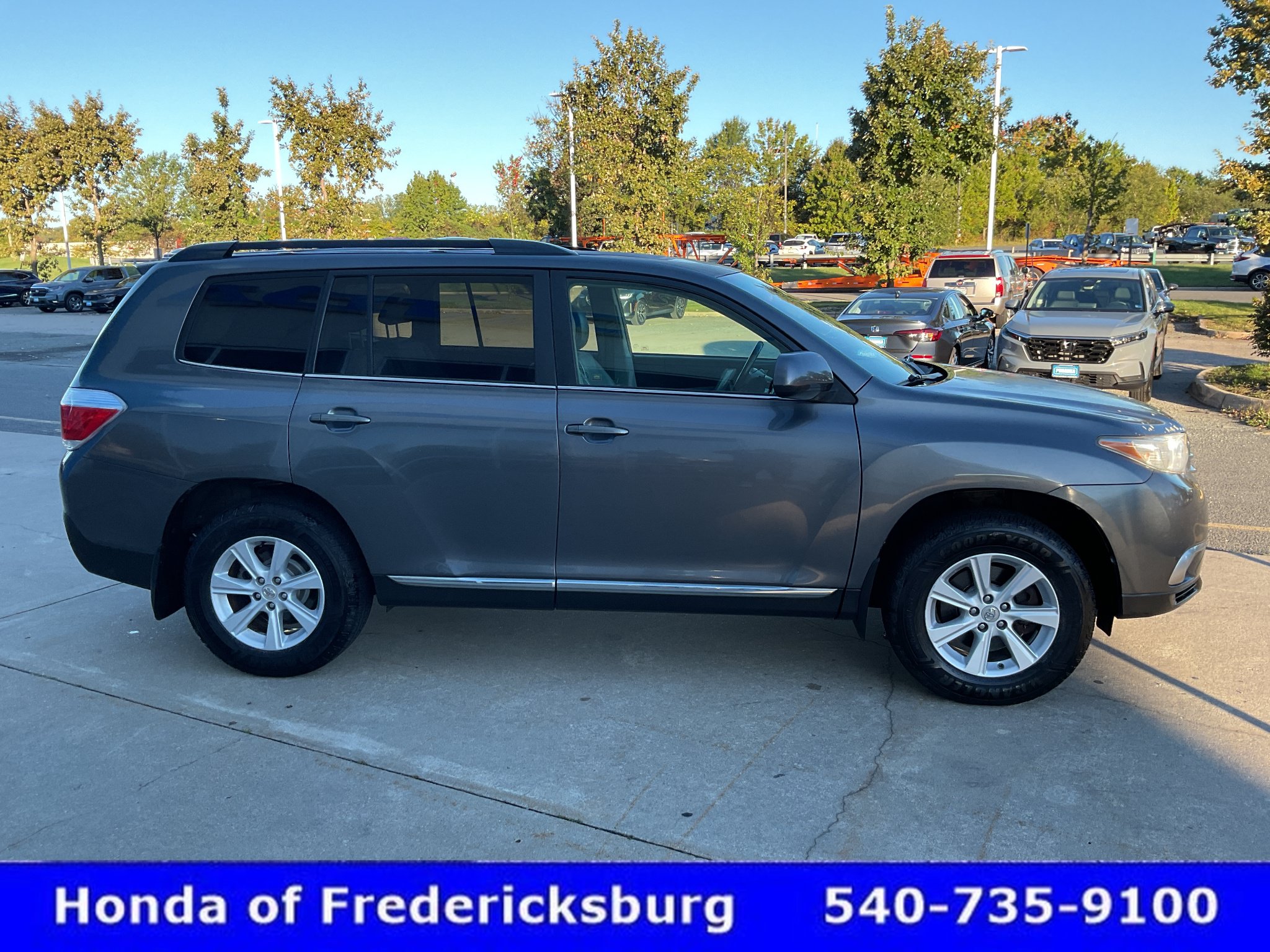 Used 2011 Toyota Highlander SE w/ Convenience Pkg AWD/4WD image 7