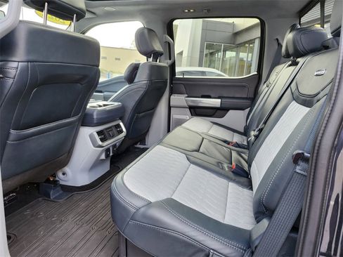 Used 2022 Ford F150 Limited image 15