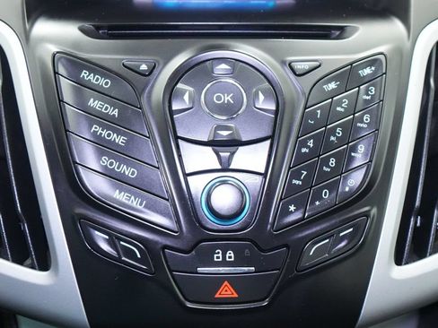 Used 2014 Ford Focus SE FWD image 27
