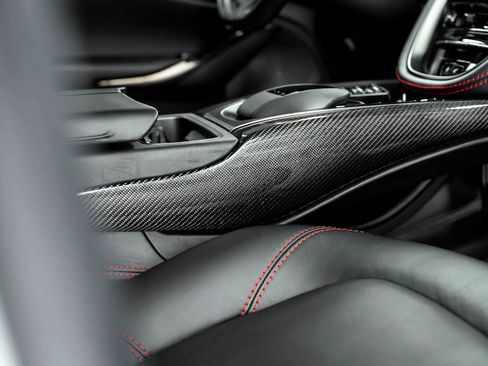 Used 2021 Aston Martin DBX AWD/4WD image 22