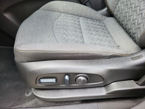 Used 2024 Chevrolet Equinox LT AWD/4WD image 11