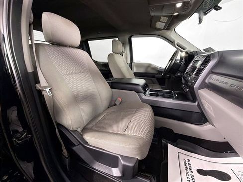 Used 2019 Ford F250 XLT w/ XLT Premium Package image 25