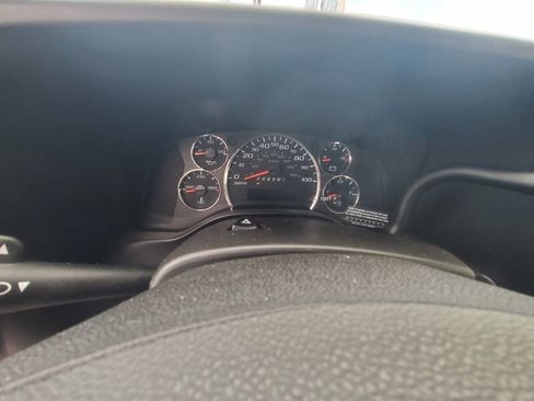 Used 2025 GMC Savana 2500 w/ Driver Convenience Package image 10