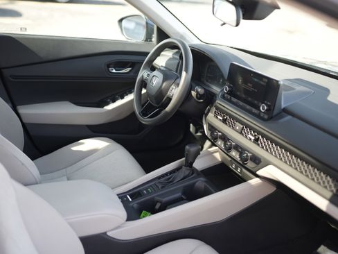 Used 2023 Honda Accord EX image 19