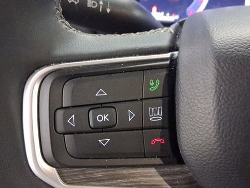 Used 2024 Jeep Wagoneer L Series II w/ Flexible Seating Group image 32