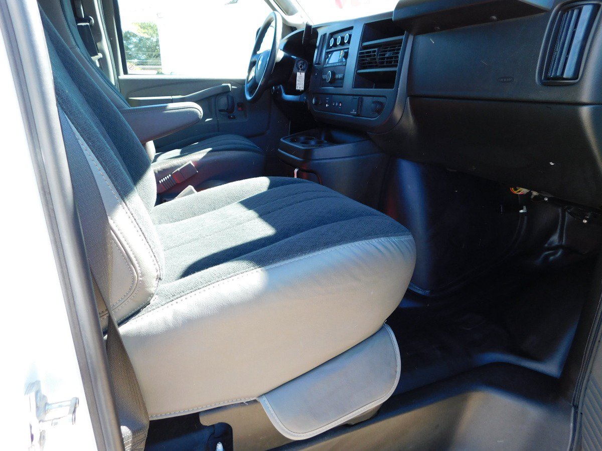 Used 2025 Chevrolet Express 2500 w/ Driver Convenience Package RWD image 21