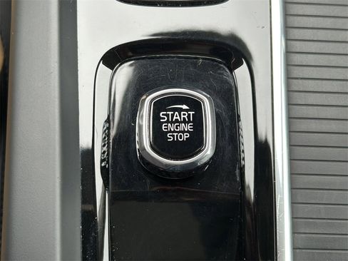 Used 2024 Volvo S60 B5 Core image 28