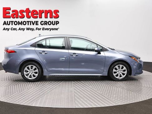 Used 2023 Toyota Corolla LE FWD image 4