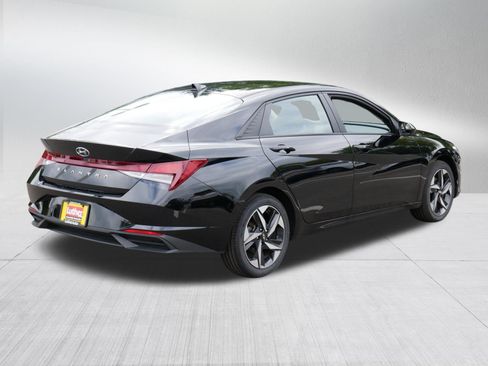 Used 2023 Hyundai Elantra SEL w/ Convenience Package FWD image 7