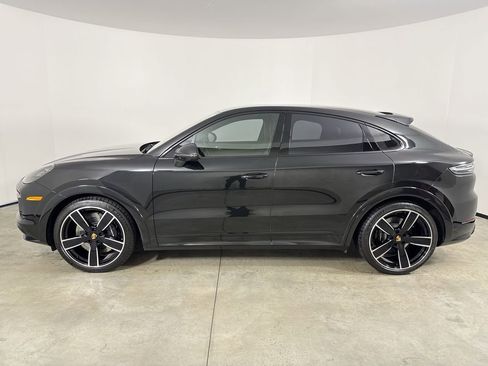 Certified 2023 Porsche Cayenne Turbo AWD/4WD image 2