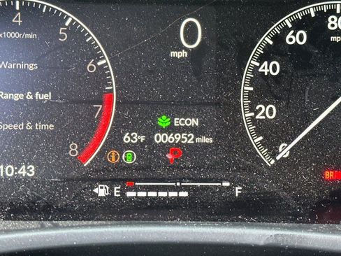 Used 2025 Honda Civic Sport image 25