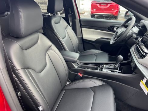 New 2026 Jeep Compass Limited image 18