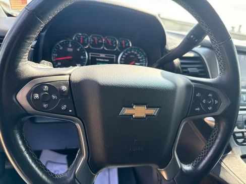 Used 2016 Chevrolet Suburban LT w/ Luxury Package AWD/4WD image 9