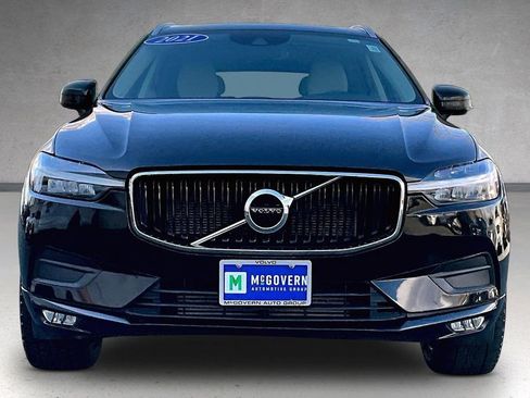 Used 2021 Volvo XC60 T5 Momentum image 2