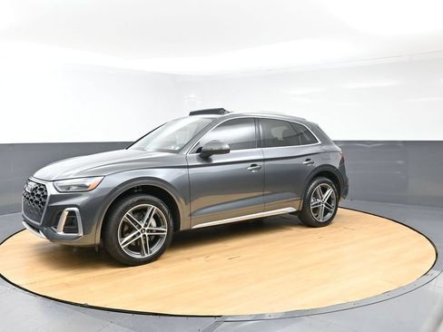 Used 2022 Audi Q5 e Premium w/ Convenience Package AWD/4WD image 43