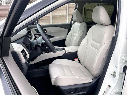 Certified 2023 Nissan Rogue SL w/ SL Premium Package image 7