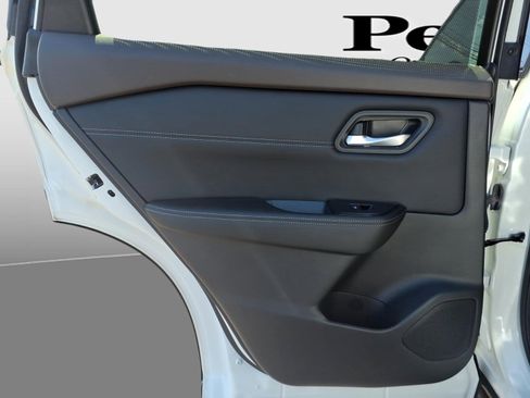 Certified 2023 Nissan Rogue SV w/ SV Premium B Package AWD/4WD image 12