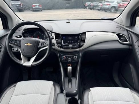 Used 2020 Chevrolet Trax LT w/ LT Convenience Package AWD/4WD image 21