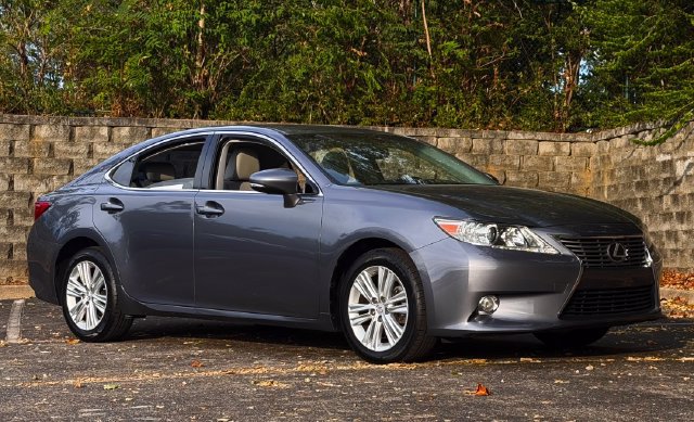 Used 2014 Lexus ES 350 w/ Premium Package FWD image 2