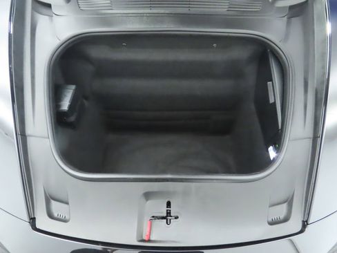 Used 2025 Porsche 911 Carrera image 35