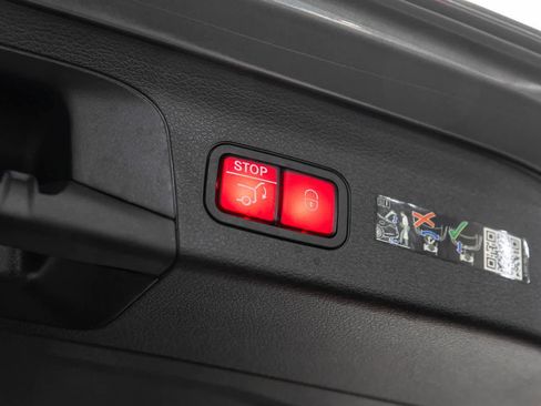 Used 2025 Mercedes-Benz GLS 450 4MATIC image 46