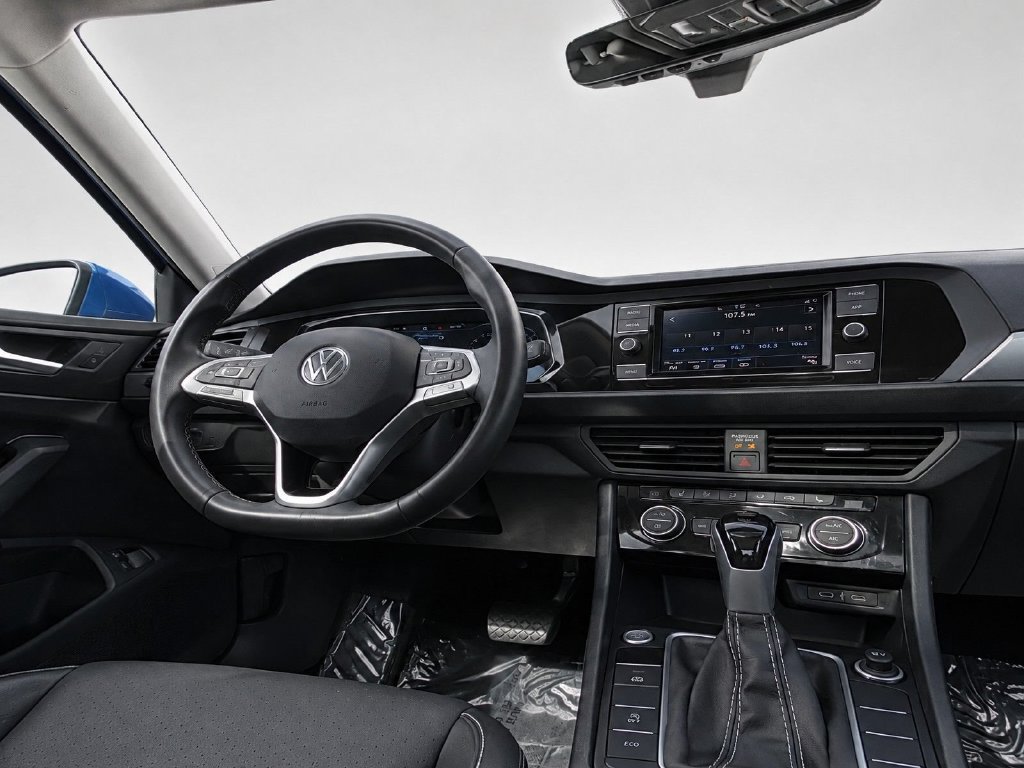 Certified 2023 Volkswagen Jetta SE w/ Panoramic Sunroof Package FWD image 29