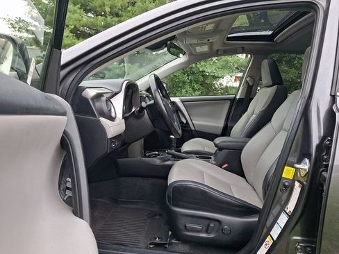 Used 2016 Toyota RAV4 Limited AWD/4WD image 13