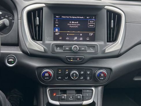 Used 2022 GMC Terrain SLE w/ Driver Convenience Package image 16