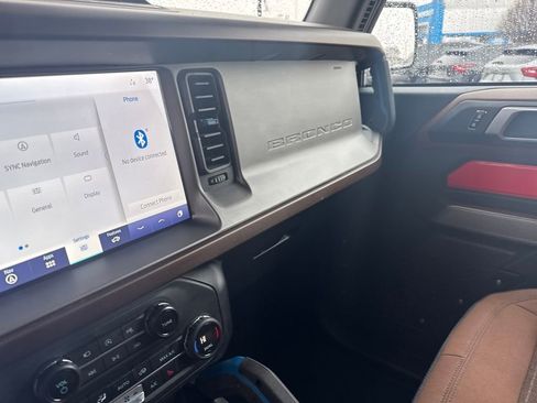 Used 2023 Ford Bronco Outer Banks image 18