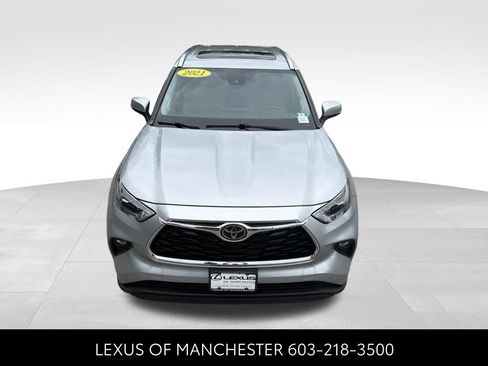 Used 2021 Toyota Highlander Limited AWD/4WD image 2