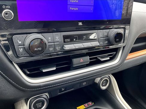 Used 2024 Toyota Grand Highlander AWD image 27