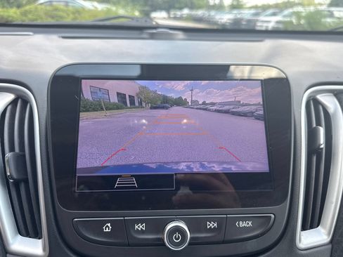 Used 2025 Chevrolet Malibu LT FWD image 28