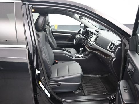 Used 2019 Toyota Highlander Plus AWD/4WD image 51
