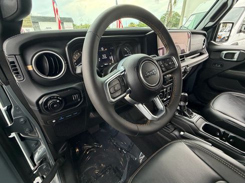 Used 2024 Jeep Wrangler Unlimited Sahara w/ Safety Group AWD/4WD image 10