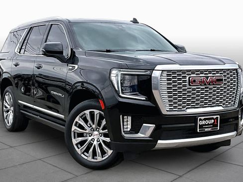 Used 2021 GMC Yukon Denali w/ Denali Premium Package image 3