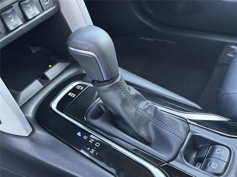 Used 2025 Toyota Corolla Cross XLE FWD image 30