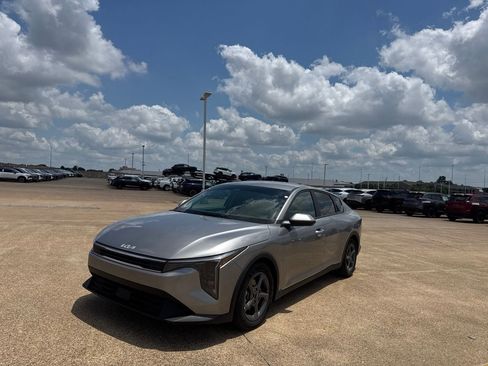 Used 2025 Kia K4 FWD image 7
