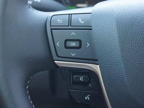 Used 2026 Toyota Crown Limited image 10