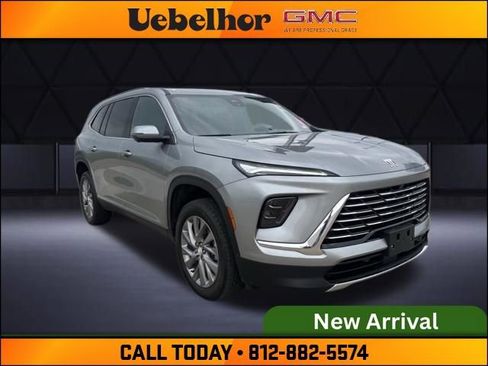 Used 2025 Buick Enclave Preferred image 2