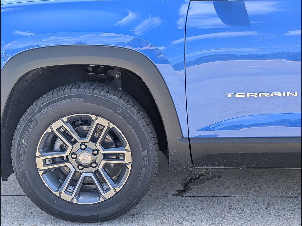 New 2027 GMC Terrain Elevation w/ LPO, Floor Liner Package AWD/4WD image 11