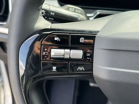 New 2026 Kia Sorento LX FWD image 24