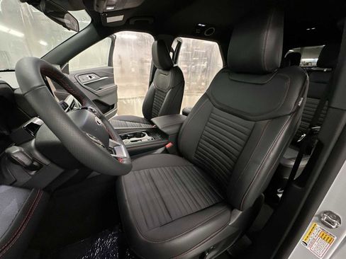 New 2026 Ford Explorer ST-Line w/ ST-Line Street Pack image 17