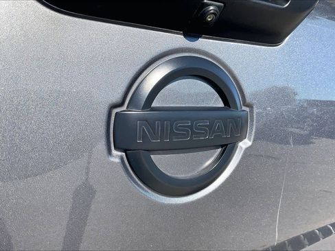 Used 2019 Nissan Titan SV w/ SV Convenience Package image 28