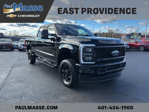Used 2024 Ford F350 XLT w/ XLT Premium Package image 3
